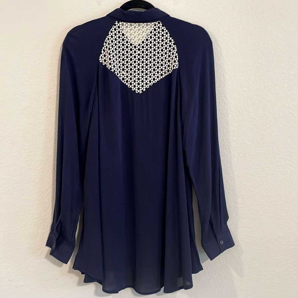 Umgee Women Button Front Shirt Medium Blue Lace Coastal Cowgirl Contemporary - Picture 4 of 15
